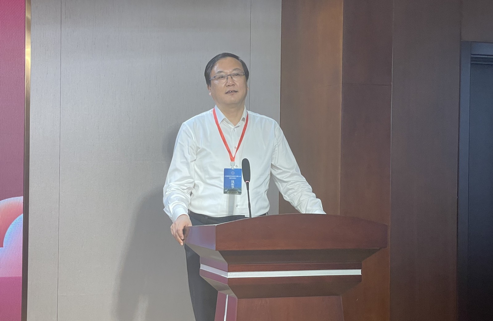 錢董.jpg 錢董.jpg